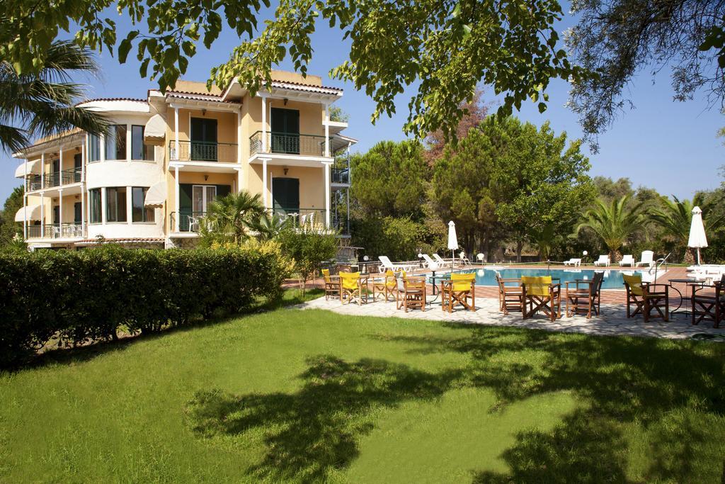 Adani Hotel Tsoukaladhes Exterior photo